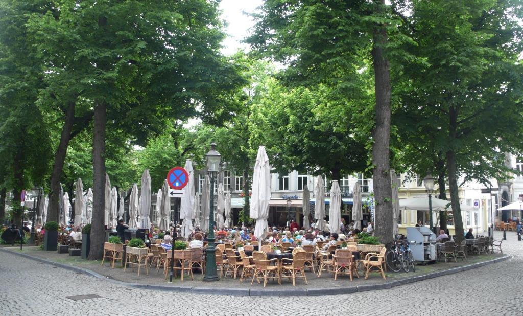 Logis Pastis Hotel Maastricht Exterior foto